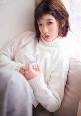 迷人的女秘书_视频网址大全